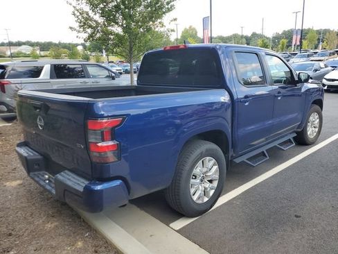 Used 2023 Nissan Frontier SV RWD image 5