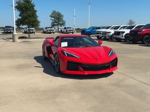 Used 2025 Chevrolet Corvette Z06 RWD image 4