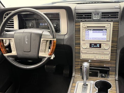 Used 2008 Lincoln Navigator 2WD image 15
