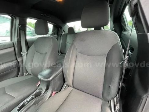 Used 2013 Dodge Avenger SE FWD image 15
