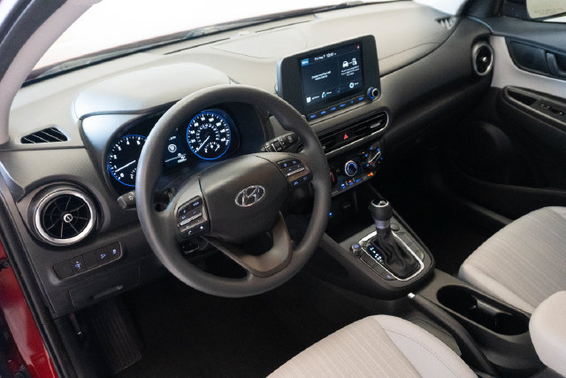 Used 2023 Hyundai Kona SEL w/ Cargo Package FWD image 4