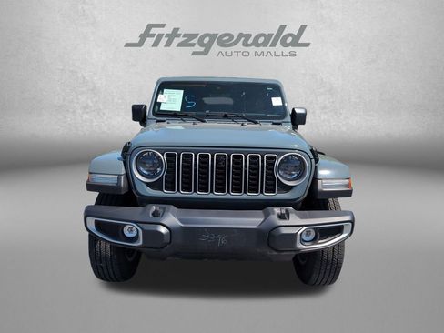 Used 2024 Jeep Wrangler Unlimited Sahara w/ Technology Group AWD/4WD image 2