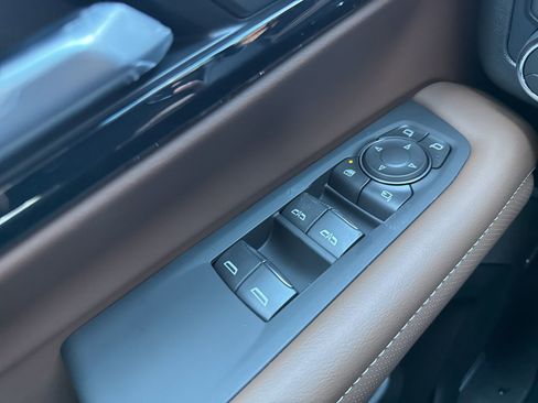 New 2026 Chevrolet Suburban High Country AWD/4WD image 40