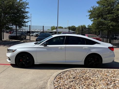 Used 2021 Honda Accord Sport image 2