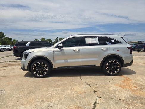 New 2026 Kia Sorento EX FWD image 5