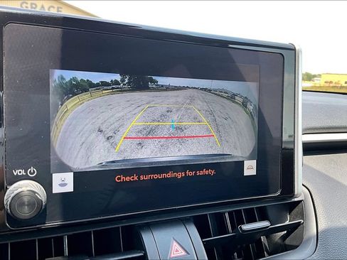 Used 2025 Toyota RAV4 XLE FWD image 20