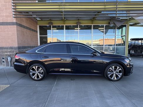 Used 2020 Volkswagen Passat 2.0T SEL image 9