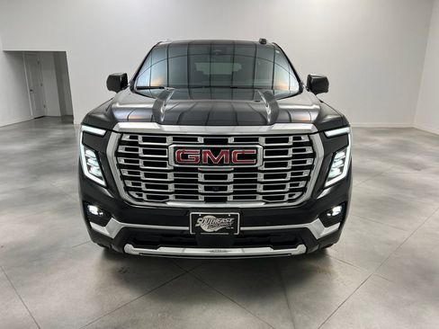 Used 2025 GMC Yukon Denali AWD/4WD image 3
