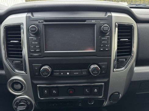 Used 2016 Nissan Titan PRO-4X w/ Pro-4x Convenience Package image 27