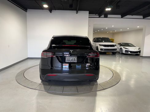 Used 2022 Tesla Model X Plaid image 17