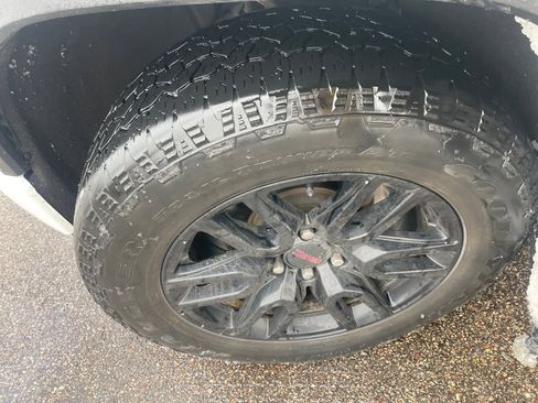 Used 2021 GMC Sierra 1500 Elevation w/ Preferred Package image 16