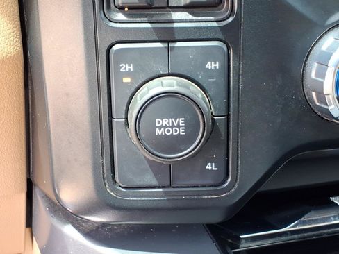Used 2023 Ford F350 Lariat w/ Lariat Ultimate Package AWD/4WD image 5