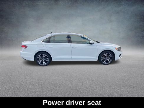Used 2022 Volkswagen Passat 2.0T SE image 8