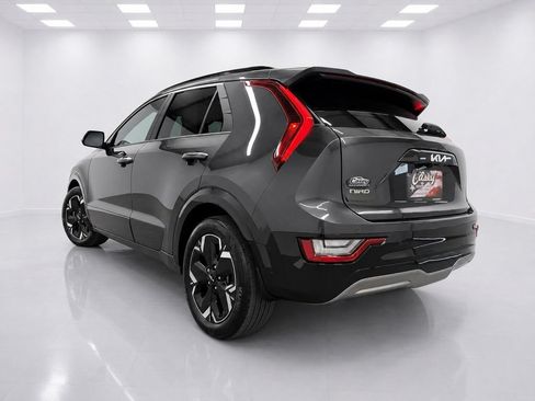 Used 2024 Kia Niro Wave w/ Wave Preserve Package FWD image 9