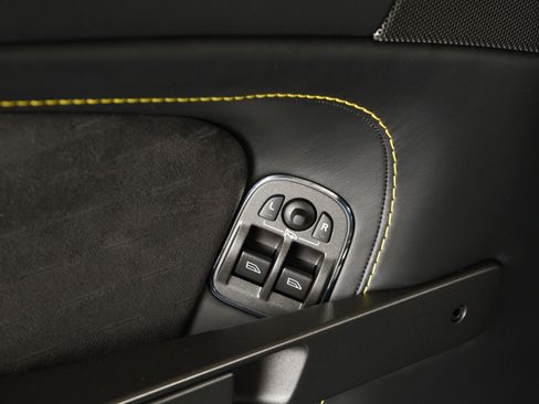 Used 2016 Aston Martin V8 Vantage GT RWD image 30