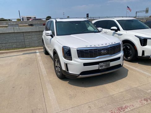 Used 2020 Kia Telluride EX w/ Towing Package FWD image 13