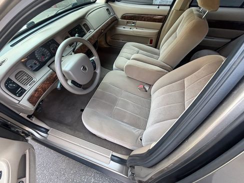 Used 2005 Mercury Grand Marquis GS image 20