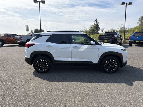Used 2023 Chevrolet TrailBlazer LT w/ Convenience Package AWD/4WD image 2
