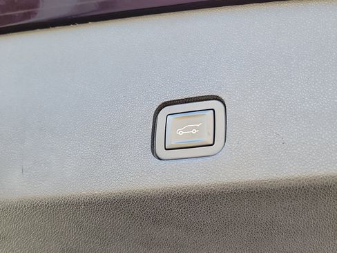 Used 2020 Cadillac XT6 Premium Luxury w/ Platinum Package image 12