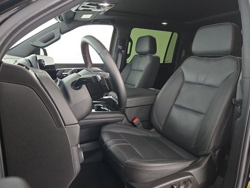 Certified 2025 Chevrolet Suburban RST w/ RST Capability Package AWD/4WD image 25
