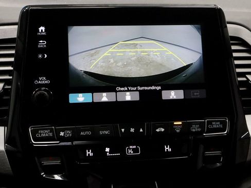 Used 2020 Honda Odyssey Touring image 2