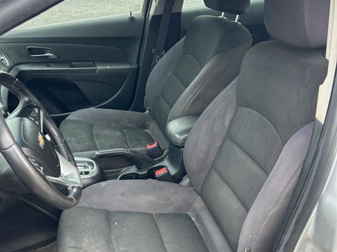Used 2014 Chevrolet Cruze LT image 16