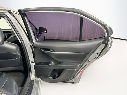 Used 2020 Toyota Camry SE FWD image 27