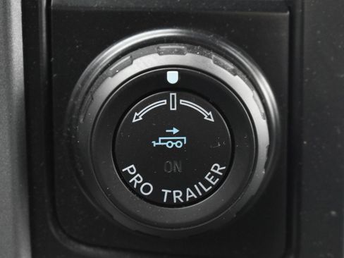 Used 2024 Ford F150 XLT w/ FX4 Off-Road Package image 26