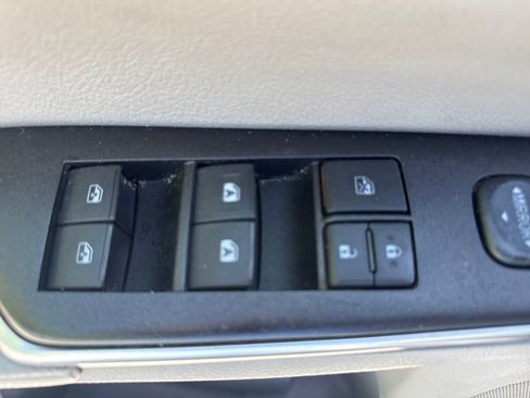 Used 2017 Toyota Camry SE image 15