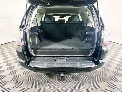 Used 2023 Toyota 4Runner SR5 Premium w/ Moonroof Package RWD image 31