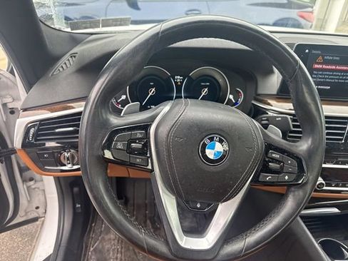 Used 2018 BMW 530i xDrive image 20