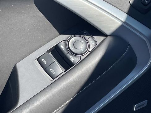 Used 2019 Chevrolet Camaro SS image 15