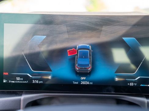 Used 2023 BMW 330i xDrive 330i xDrive w/ Premium Package image 24