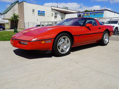 Used 1990 Chevrolet Corvette ZR-1 RWD image 2