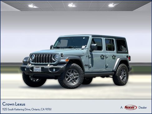 Used 2025 Jeep Wrangler Unlimited Sport AWD/4WD image 1