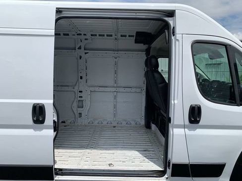 Used 2023 RAM ProMaster 2500 FWD image 11
