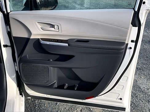 Used 2024 Toyota Sienna LE image 21