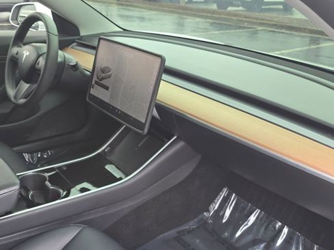 Used 2020 Tesla Model 3 Long Range image 22