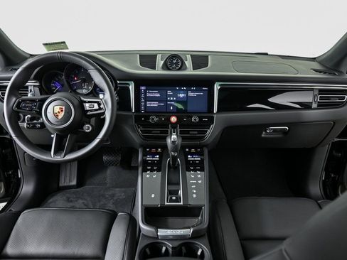 New 2026 Porsche Macan image 19