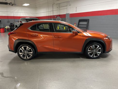 Used 2022 Lexus UX 200 w/ Accessory Package (Z2) image 11