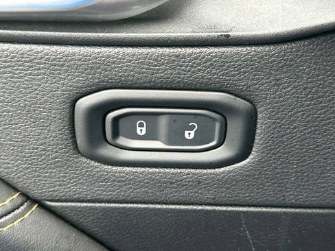 Used 2026 Jeep Wrangler Unlimited Sahara AWD/4WD image 22