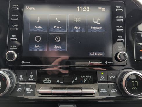 Used 2020 Toyota Highlander XLE image 20