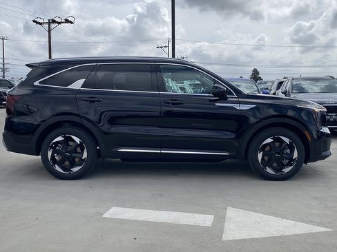 New 2026 Kia Sorento EX FWD image 2