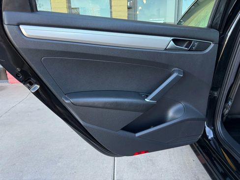 Used 2016 Volkswagen Passat 1.8T S image 21