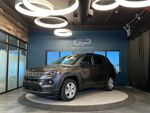 Used 2022 Jeep Compass Latitude AWD/4WD image 7