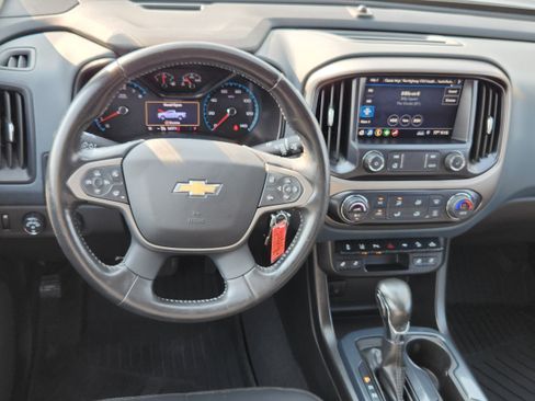 Used 2022 Chevrolet Colorado Z71 w/ Safety Package AWD/4WD image 9