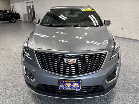 Used 2022 Cadillac XT5 Premium Luxury w/ Technology Package AWD/4WD image 2