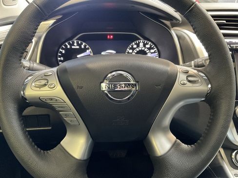 Used 2016 Nissan Murano SV w/ Premium Package image 11