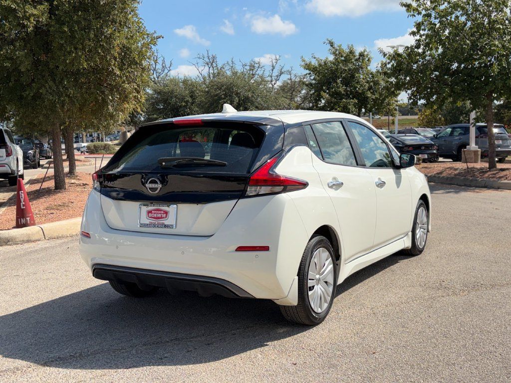 Used 2025 Nissan Leaf S FWD image 5