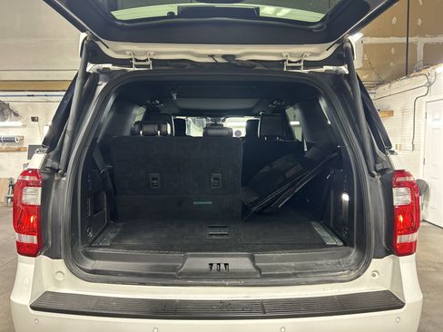 Used 2021 Ford Expedition XLT image 27